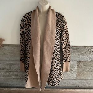 Yet Again Leopard Print Cardigan Size: Medium (A1)